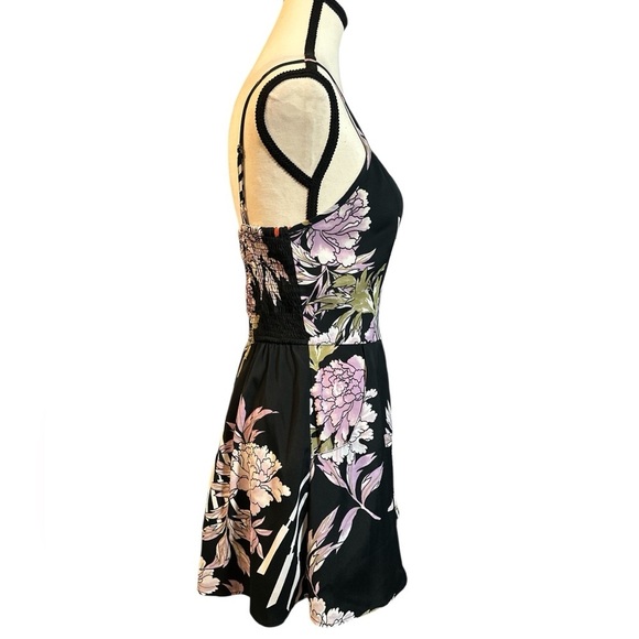 Band of Gypsies Black and White Romper with Pink Accents HAS POCKETS! - Picture 5 of 6